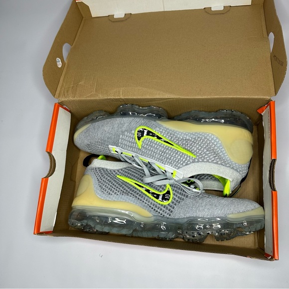 Nike Air Vapormax 2021 FK Men's Wolf Grey Volt Logo Sneaker DH4085-001 Sz 10 - Picture 8 of 9